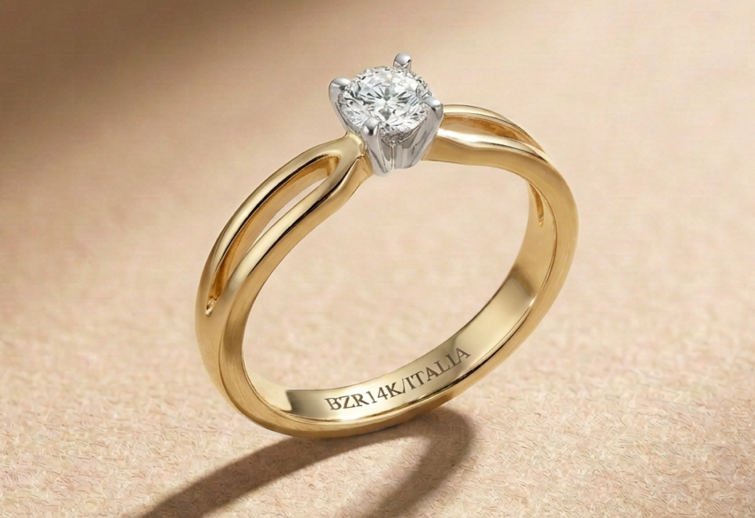 Anillo de Compromiso Oro Amarillo 14K con un Diamante de 30 Pts BIZZARRO