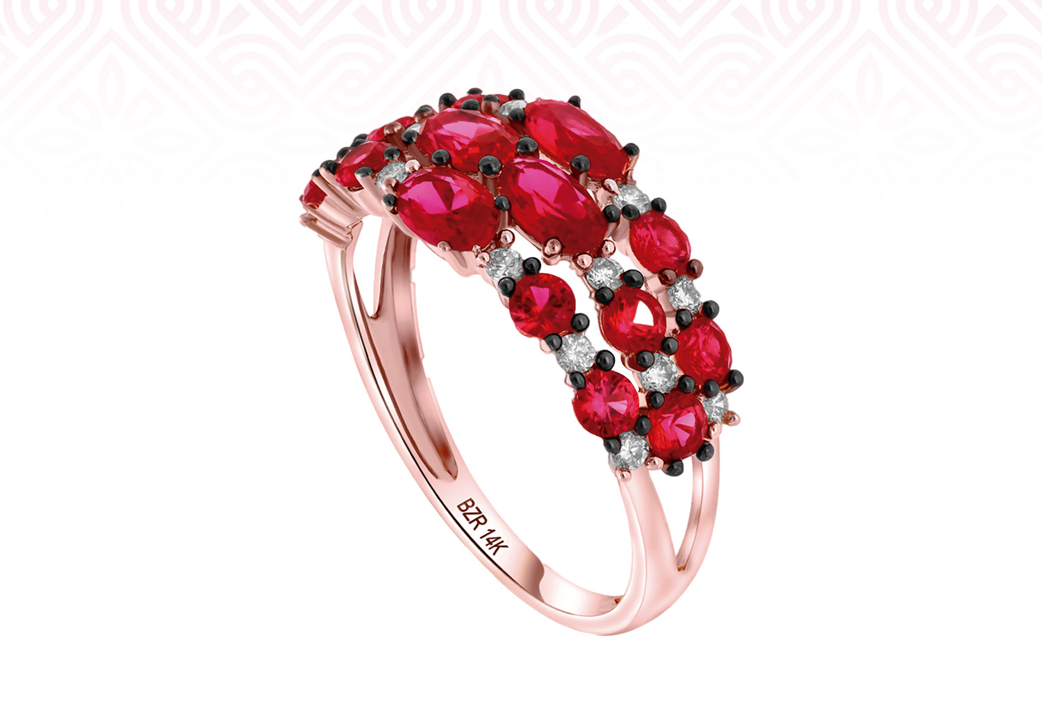 anillo con rubies