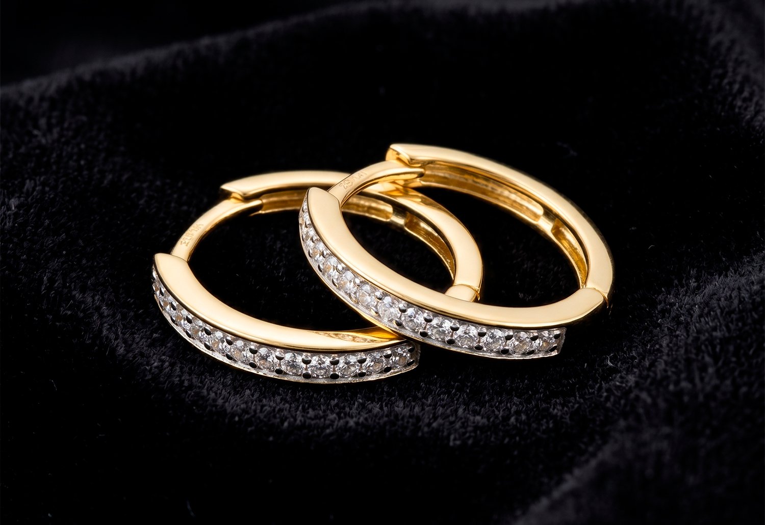 arracadas de oro con diamantes joyerias regalo bizzarro